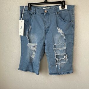 NWT AQ Distressed Denim Shorts Size 22